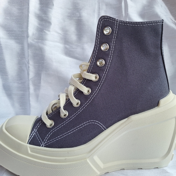 Converse chuck 70 De Luxe Wedge Platform Sneakers. 8, Lavender. - Picture 2 of 7